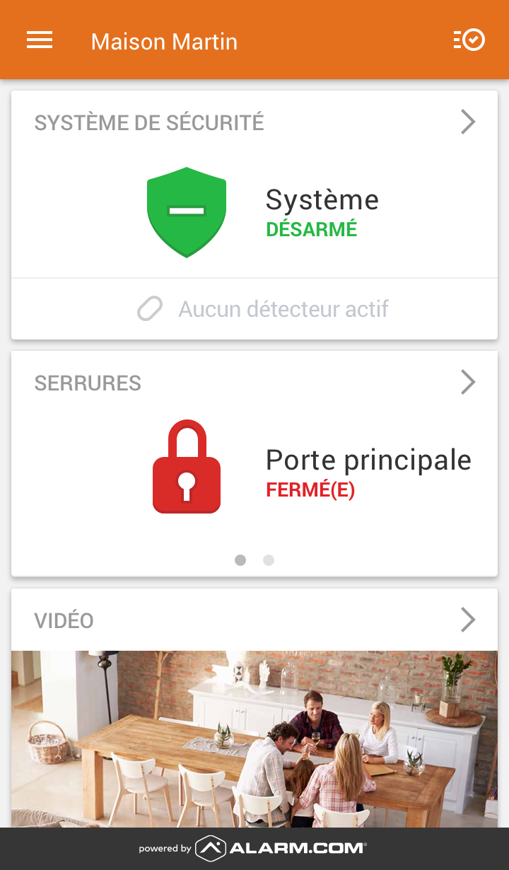 Écran français Alarm.com : état de sécurité et serrure de la porte principale